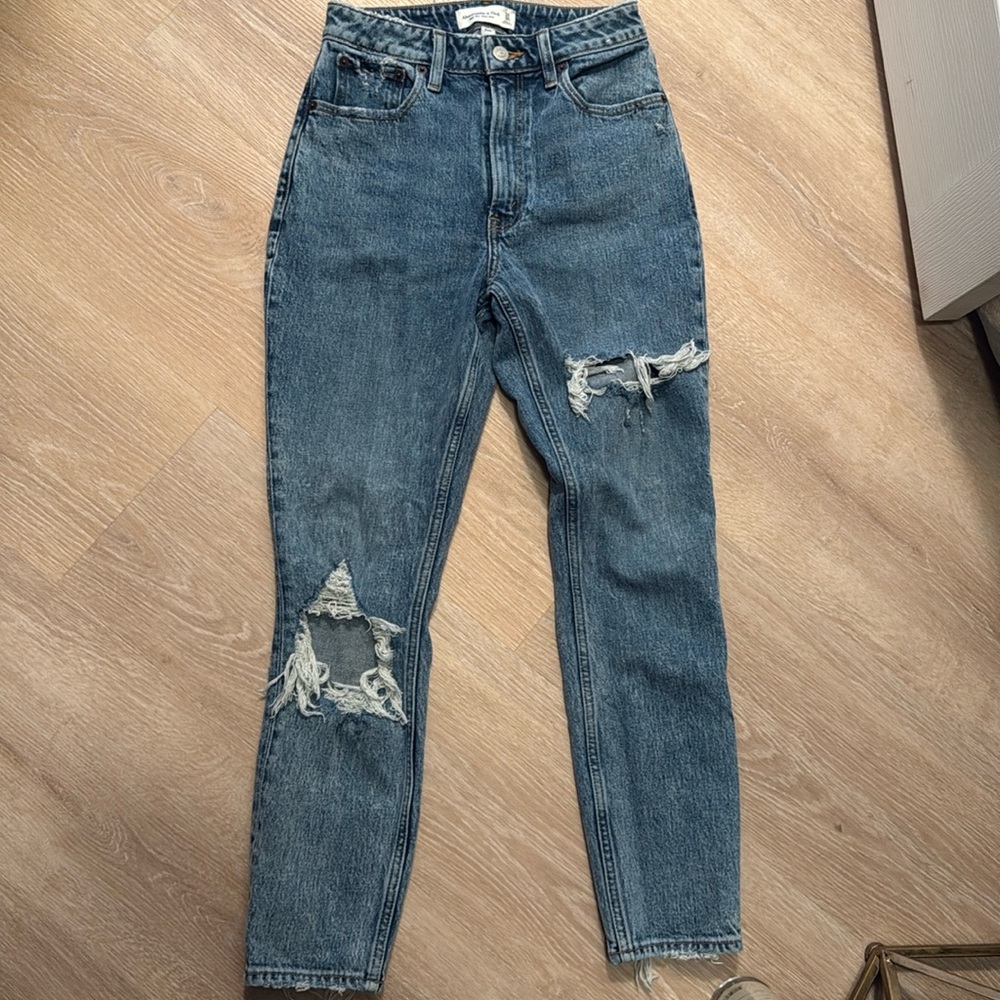 Abercrombie high rise curve love mom jeans